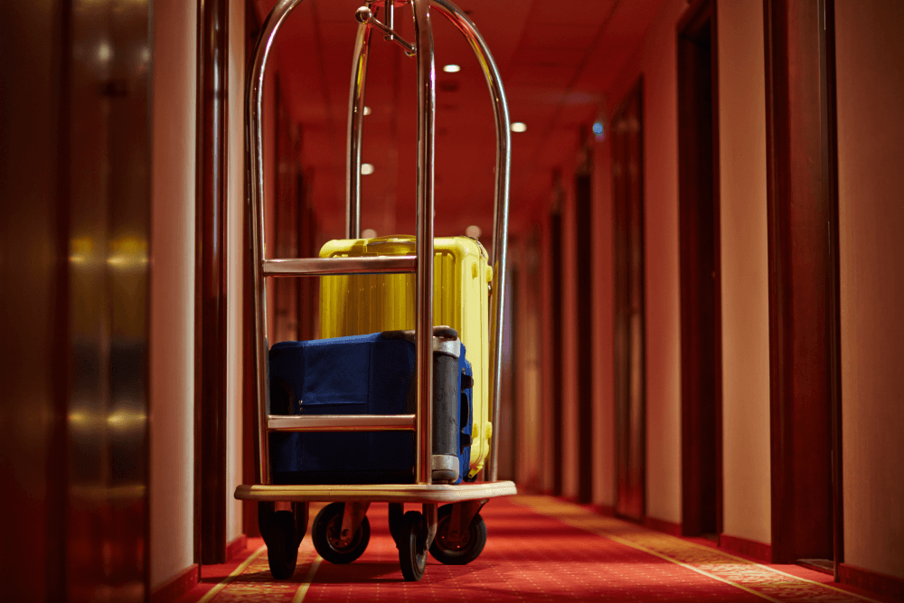 Ilustracja artykułu: Terminy hotelarskie po niemiecku – niezbędnik turysty