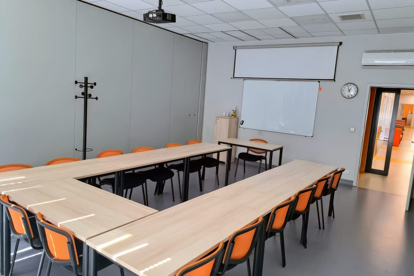 Wnętrze placówki ProfiLingua w Częstochowie, Aleja Najświętszej Maryi Panny 15