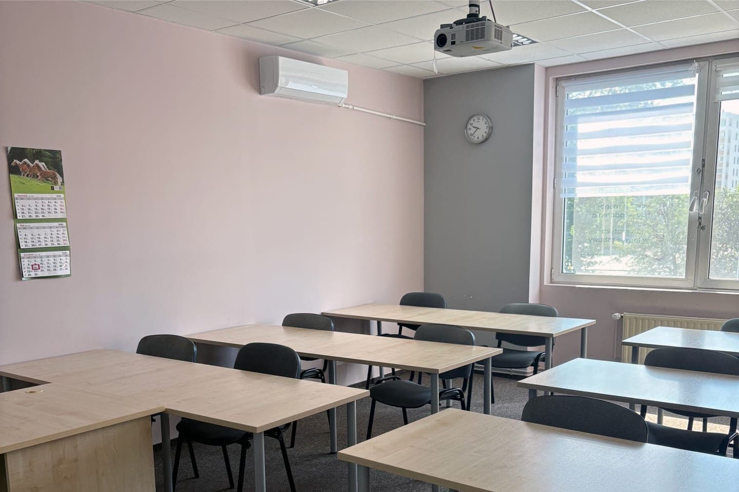 Wnętrze placówki ProfiLingua w Warszawie na Tarchominie, ul. Światowida 18